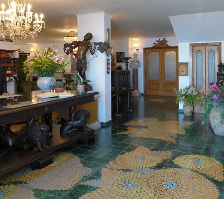 Dei Cavalieri Hotel 3*